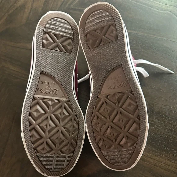 Maroon Converse Unisex Sneakers - Picture 4 of 9